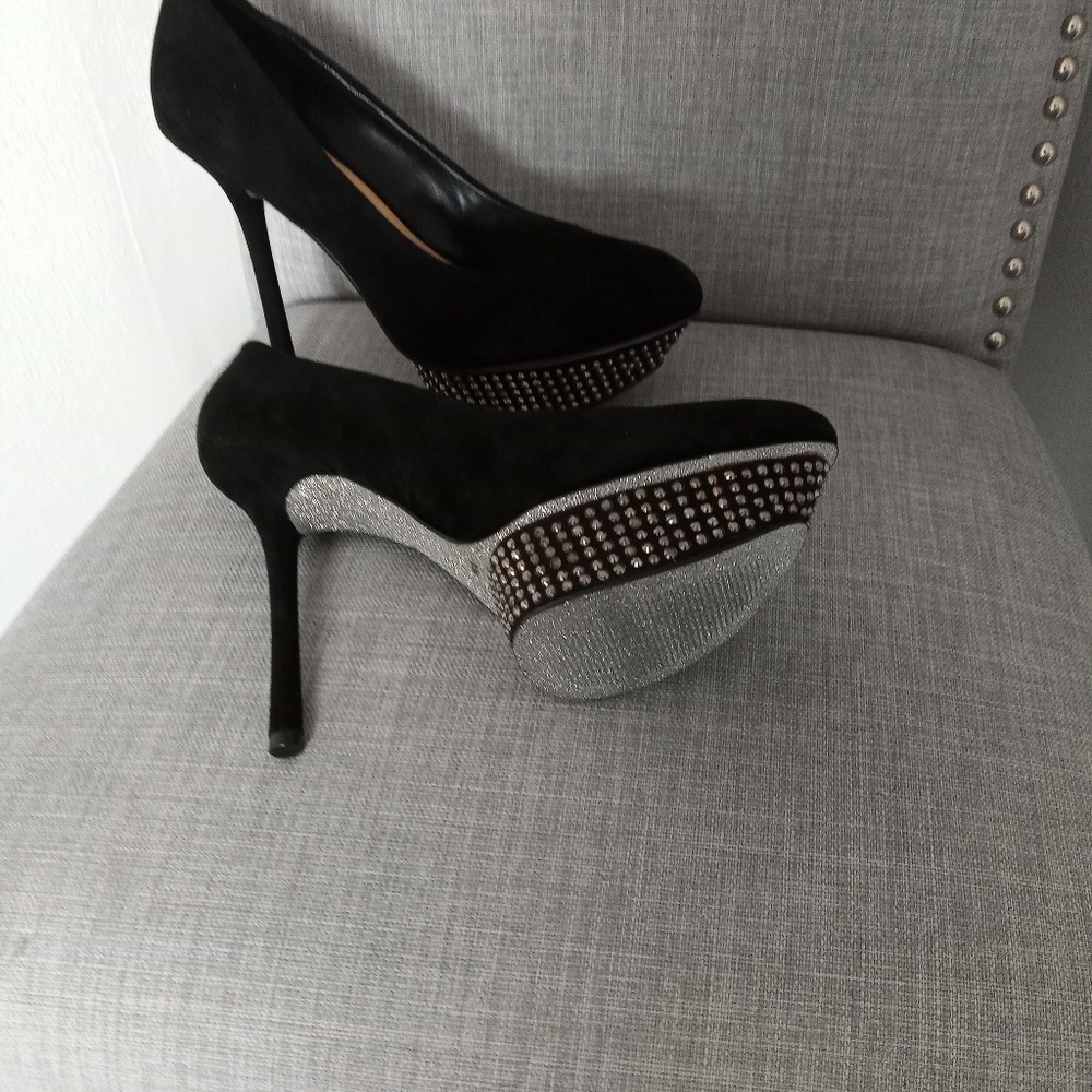 I'm selling black suede high-end shoes